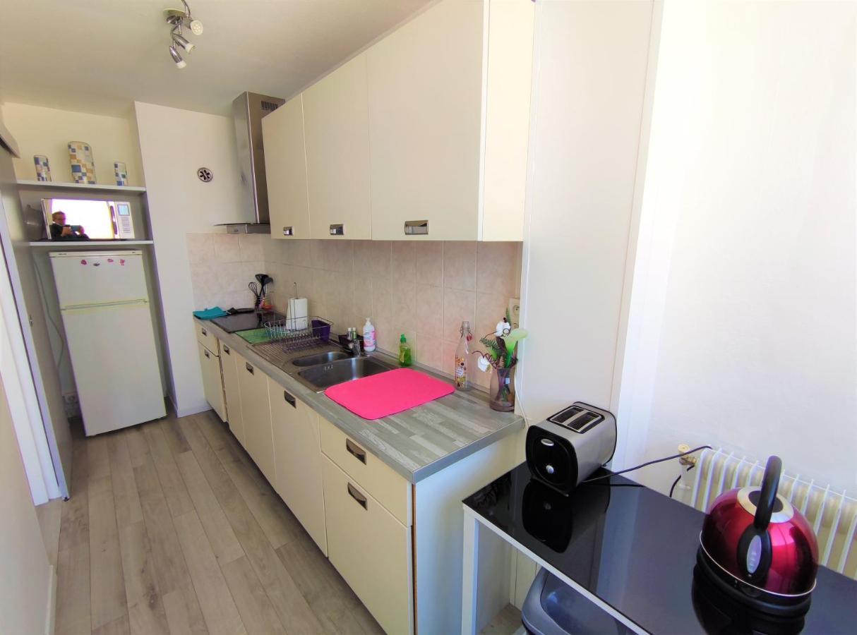 6 Appartements Et 4 Adresses A Mi-Chemin Entre Le Vieux Port Et L Ile De Re La Rochelle  Ngoại thất bức ảnh