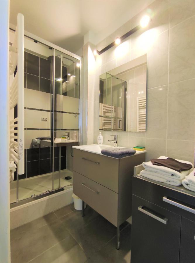 6 Appartements Et 4 Adresses A Mi-Chemin Entre Le Vieux Port Et L Ile De Re La Rochelle  Ngoại thất bức ảnh
