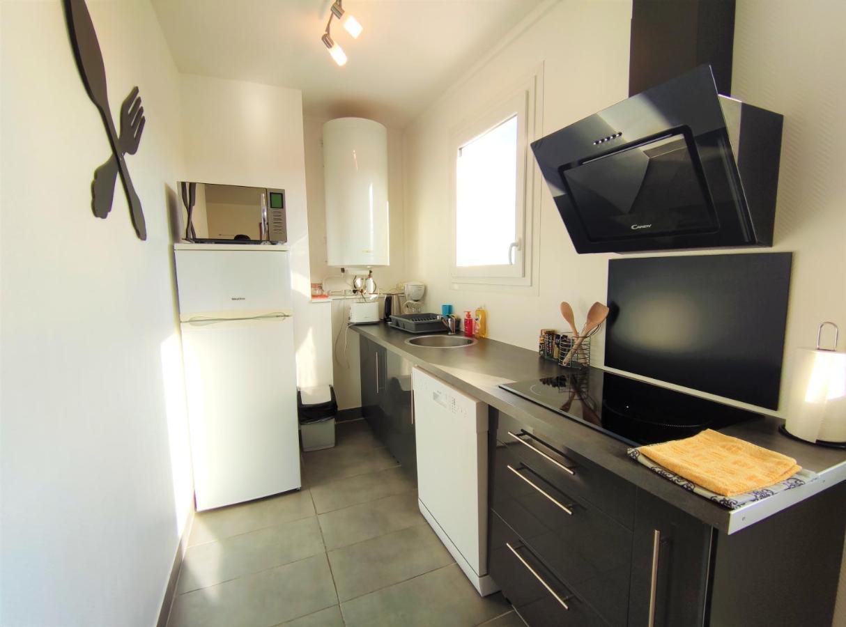 6 Appartements Et 4 Adresses A Mi-Chemin Entre Le Vieux Port Et L Ile De Re La Rochelle  Ngoại thất bức ảnh