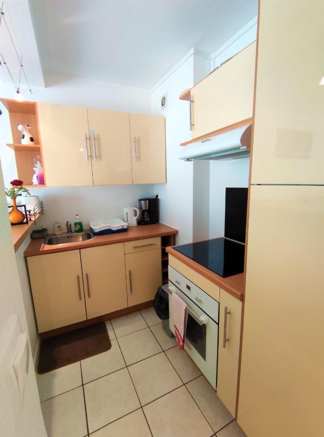 6 Appartements Et 4 Adresses A Mi-Chemin Entre Le Vieux Port Et L Ile De Re La Rochelle  Ngoại thất bức ảnh